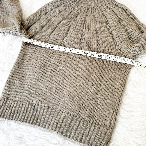 Abercrombie & Fitch Knit Sweater Size XS - Picture 4 of 7
